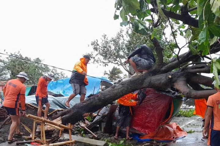 Topan Doksuri Hantam Filipina, Satu Orang Tewas