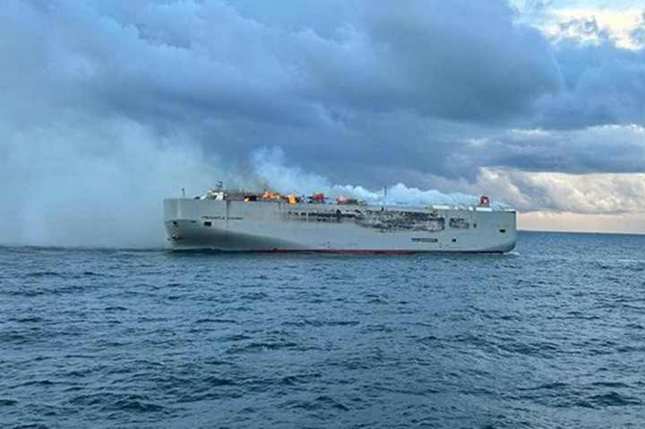 Satu Tewas, Beberapa Terluka dalam Kebakaran Kapal di Belanda