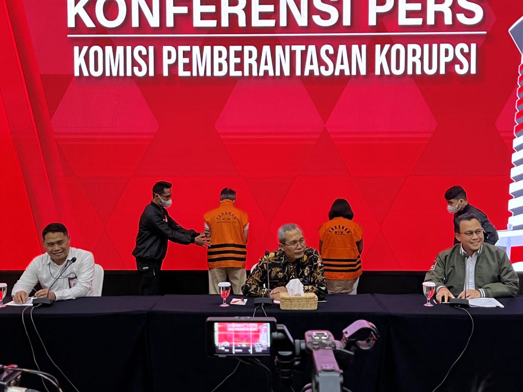 Wakil Ketua KPK Alexander Marwata (tengah). Medcom.id/Candra
