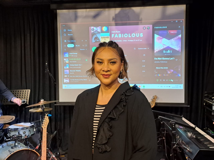 Rilis Versi Remix Single 'Love Phobia', Fabiolous Dipuji Ronan Keating