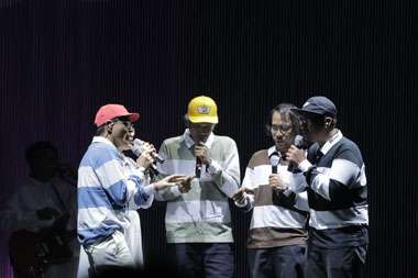 The Adams Tampil Akapela dalam Konser Rimpang - Efek Rumah Kaca
