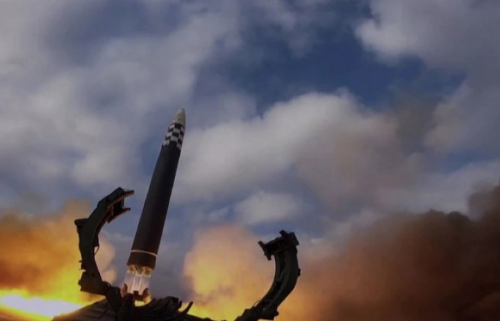 Lagi, Korut Pamer Dua Rudal Antarbenua