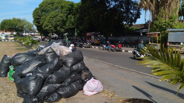 Usai Penutupan TPA Piyungan, Alun-alun Yogyakarta Mendadak Banyak Sampah