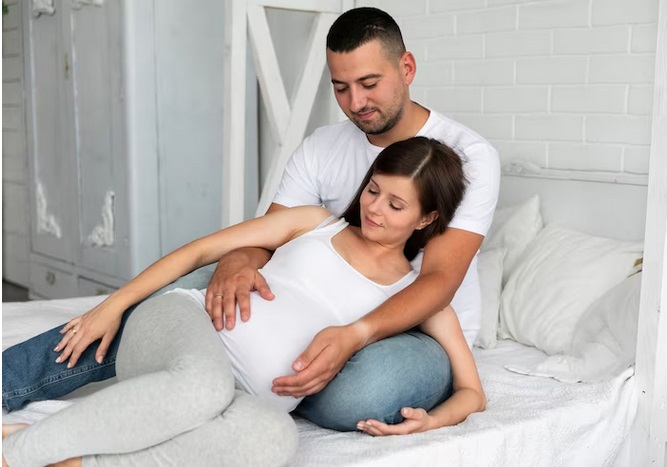 'Sering Ditengokin' saat Istri Hamil Dapat Memperlancar Persalinan, Mitos atau Fakta?