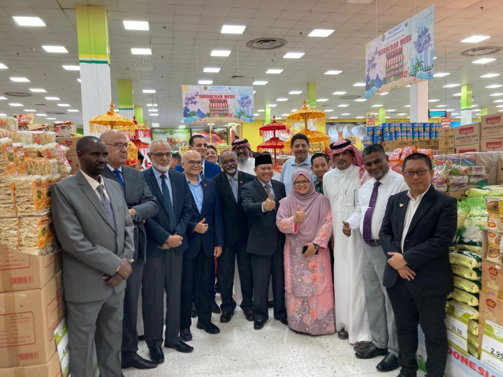 Mantap! 148 Produk Indonesia Dipromosikan di Sarawat Superstore Jeddah