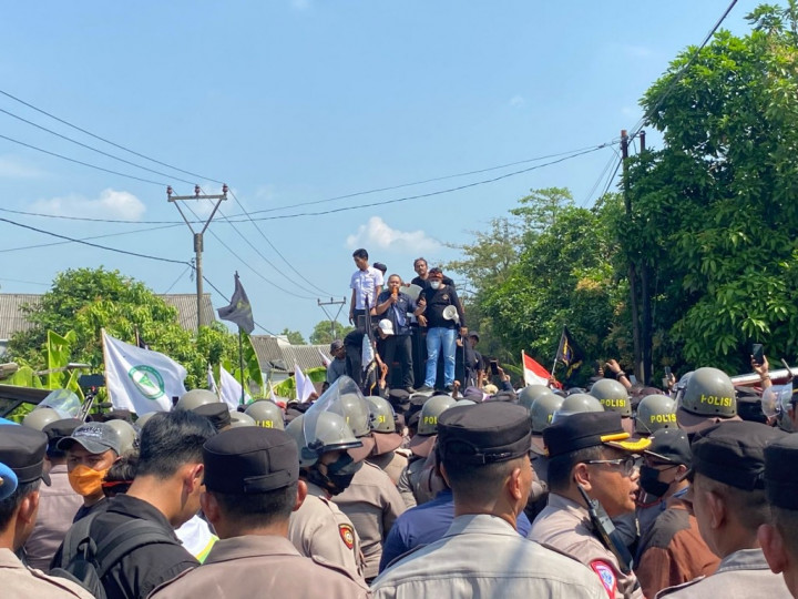 Tak Kunjung Jadi Tersangka, Masyarakat Tuntut Panji Gumilang Dijebloskan ke Penjara