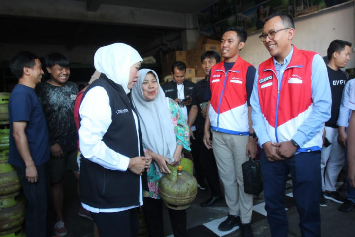 Sidak Elpiji di Kota Batu, Khofifah: Jangan Merampas Hak Masyarakat Miskin