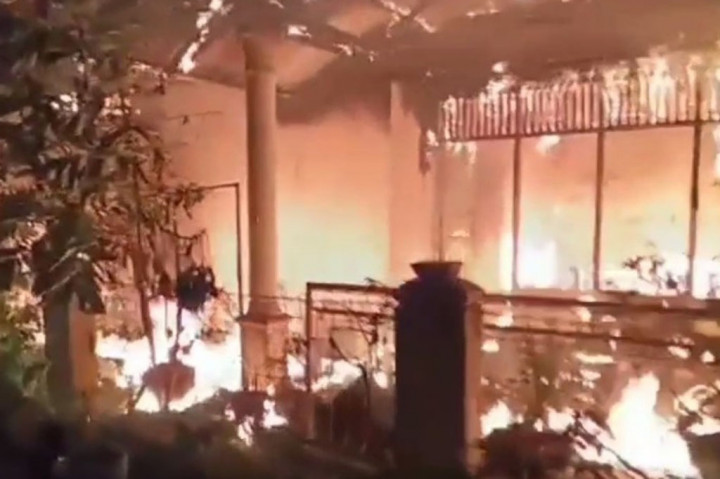 Dua Rumah Warga di Kota Padang Ludes Terbakar