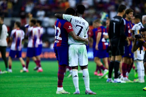 Barcelona Menang Besar di Laga Persahabatan El Clasico