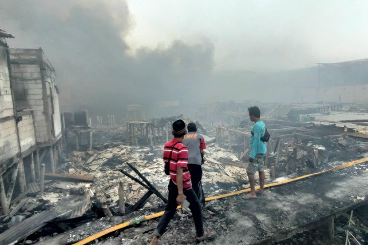 Ratusan Rumah Terbakar di Kapuk Muara