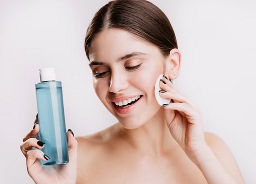 Micellar water cocok untuk semua jenis kulit. (Foto: Ilustrasi. Dok. Freepik.com)