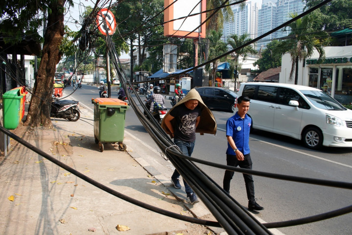 DKI Panggil PT Bali Towerindo dan Apjatel Terkait Kabel Semrawut