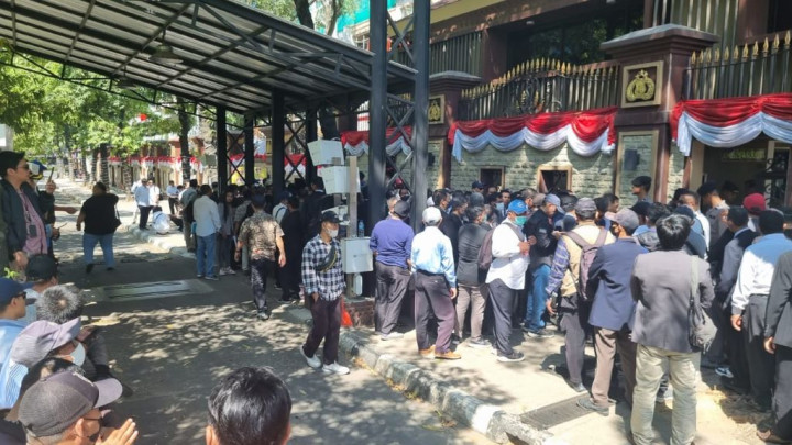 Panji Gumilang Diperiksa Kasus Penistaan Agama, Puluhan Simpatisan Padati Mabes Polri