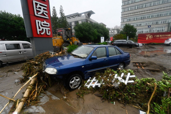 Hujan Badai Terjang Beijing, 11 Orang Tewas, 13 Hilang