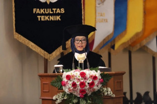 UGM Kukuhkan Prof Bertha Sebagai Guru Besar Teknik Industri