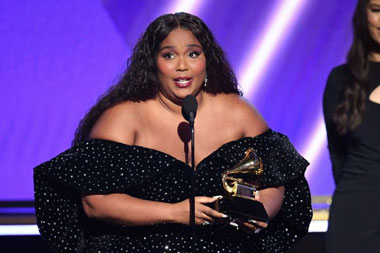 Lizzo Dituntut Mantan Penarinya dengan Tuduhan Pelecehan Seksual