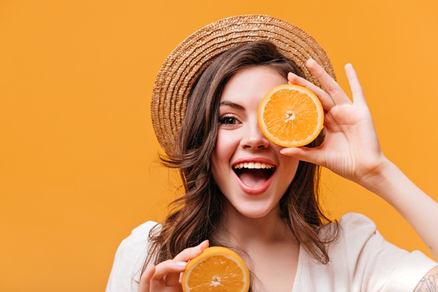 Lima dampak yang bisa terjadi jika kita terlalu berlebihan mengonsumsi vitamin C. (Foto: Ilustrasi/Dok. Freepik.com)