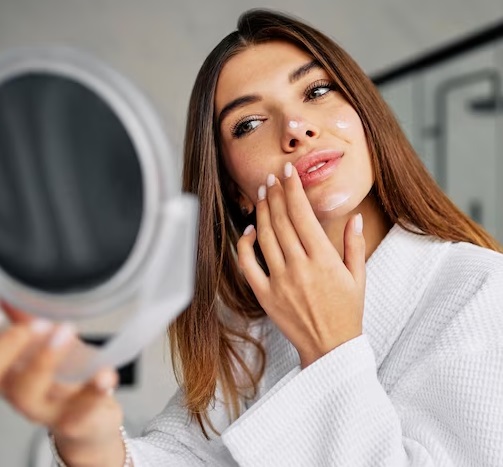 5 Ritual Malam yang Berkontribusi Menjaga Kulit tetap Sehat dan Bercahaya