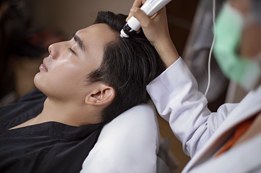 Hair Grow Activation Therapymenjadi treatment unggulan di ERHA Hair Care Center. (Foto: Dok. Istimewa)