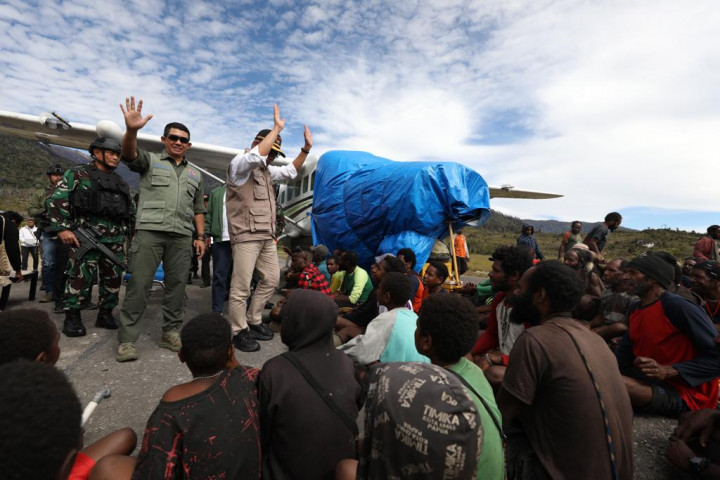 Warga Kabupaten Puncak Terima Bantuan dari Pemerintah Pusat