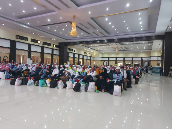 390 Jemaah Haji Kloter 43 Tiba di Makassar
