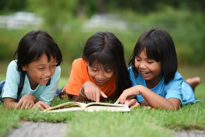 Pentingnya Literasi untuk Tumbuh Kembang Anak pada Era Digitalisasi