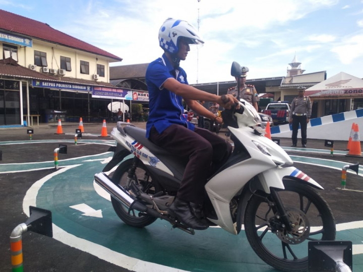 Uji Praktik Sim C Angka 8 dan Zigzag di Surabaya Dihapus