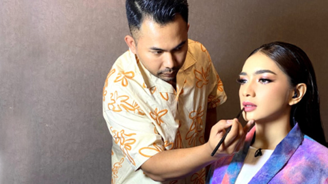 Nobita 'Sulap' Wajah Angel Karamoy Mirip Boneka