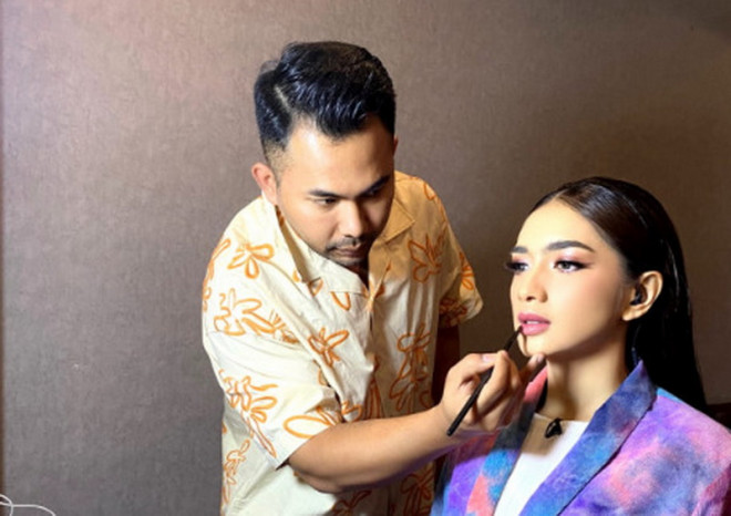 Nobita 'Sulap' Wajah Angel Karamoy Mirip Boneka (Foto: ist)