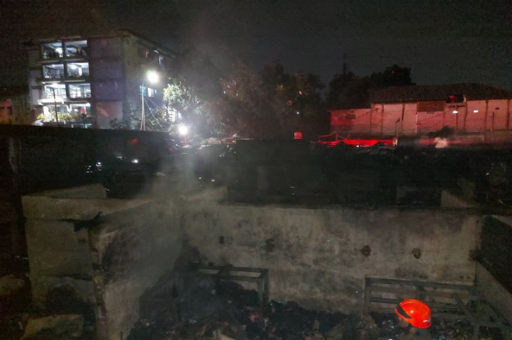 160 Los di Pasar Sadang Serang Bandung Hangus