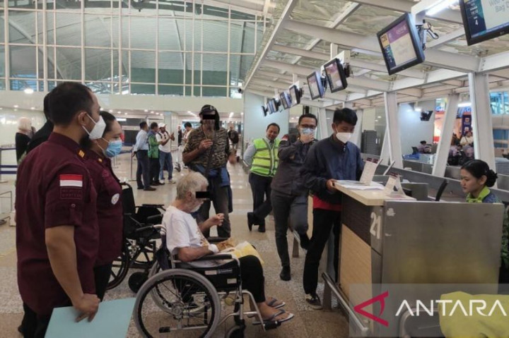 Imigrasi Bali Deportasi WNA Asal Prancis yang Hidup Terlantar