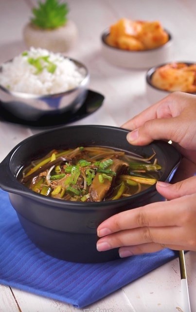 Intip cara buat yukgaejang, soto sapinya ala Korea. (Foto: Dok. Endeus TV)