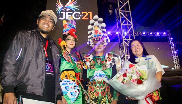 Bangga Karya Indonesia! SoKlin Dukung Gelaran Jember Fashion Carnaval 2023