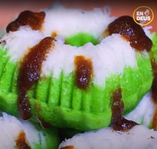 Mau tahu gimana cara membuat kue putu ayu? Simak tipsnya ini ya. (Foto: Dok. Endeus TV)