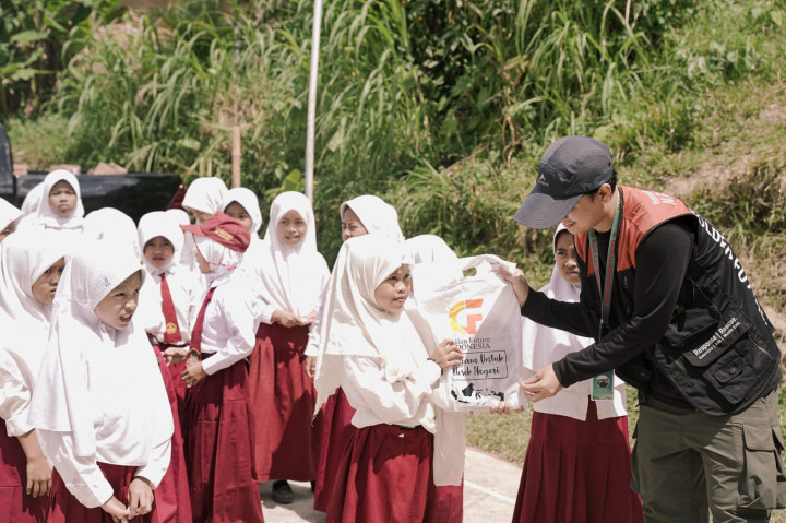 Ekspedisi Jelajah Nusantara Sambil Melestarikan alam