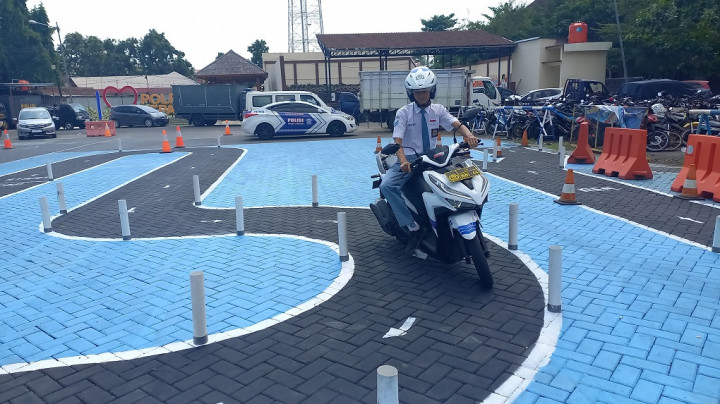 Hari Pertama Skema Baru Praktik Uji SIM C di Jepara, Peserta Langsung Lulus