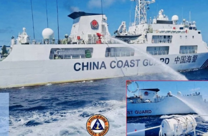 Filipina Panggil Dubes Tiongkok Setelah Penjaga Pantai Tiongkok Tembak Meriam Air