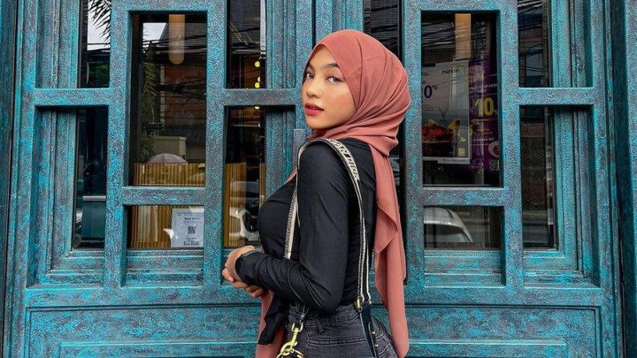 Konten Berbau Pornografi Dihujat, Akun Selebgram Berhijab Oklin Fia Hilang