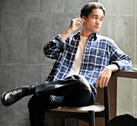 Broodis - Dark Sanders Flannel Shirt. (Foto: Dok. Tokopedia)