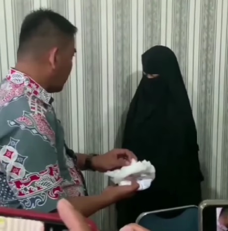 Perempuan nekat selundupkan sabu dalam popok bayi untuk suaminya di lapas, foto: Instagram @terang_media