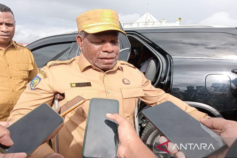 Pj Sekda Kabupaten Mimika Petrus Yumte (ANTARA/Agustina Estevani Janggo)