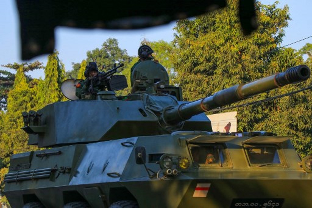 Tank militer Myanmar. Foto: AFP