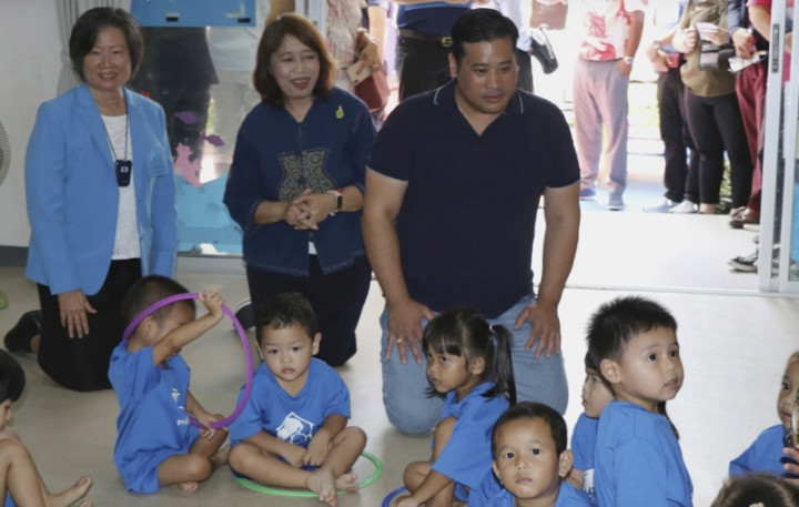 Hidup Terpisah 27 Tahun, Putra Tertua Raja Thailand Pulang