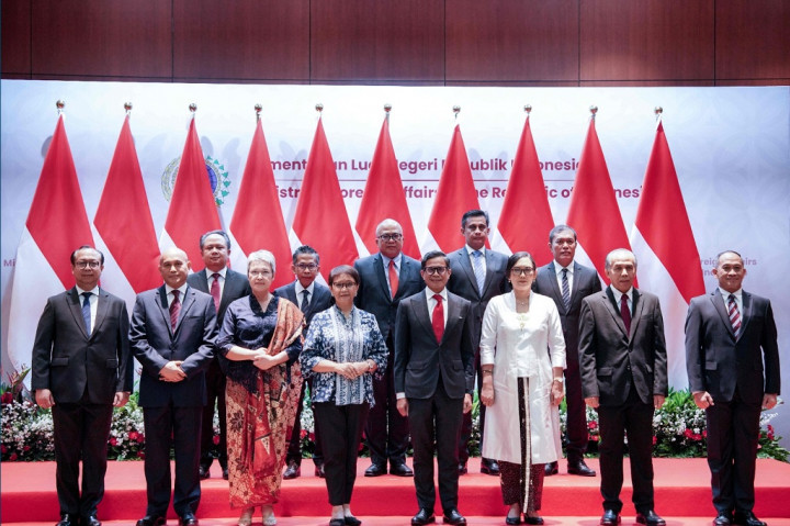 Menlu Retno Lantik Jajaran Konjen dan Wakil Kepala Perwakilan Baru RI