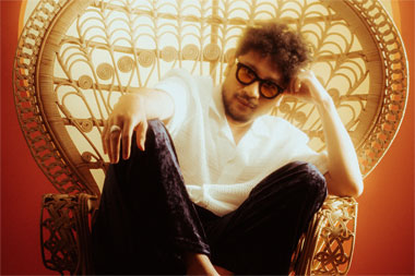 Kunto Aji Perkenalkan Album Baru lewat Sesi Dengar Intim