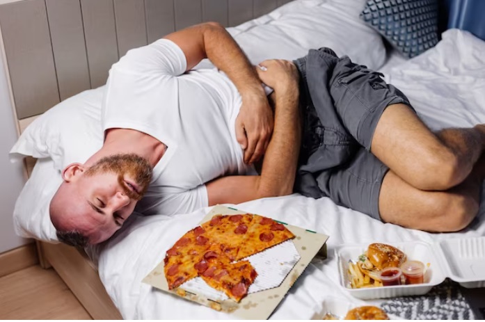 Ini yang Terjadi Pada Tubuh jika Kamu Makan Malam Sebelum Tidur