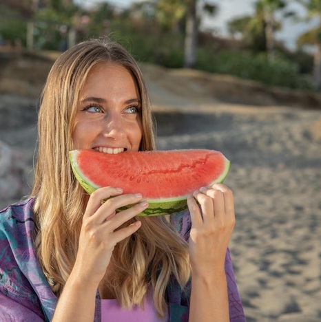 Cuaca Terik, Konsumsi 5 Buah Tinggi Air Ini agar Terhidrasi