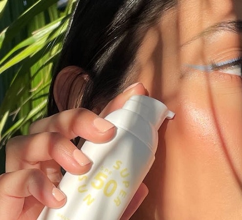 7 Cara Mengoleskan Tabir Surya dengan Benar Rekomendasi Dermatologis