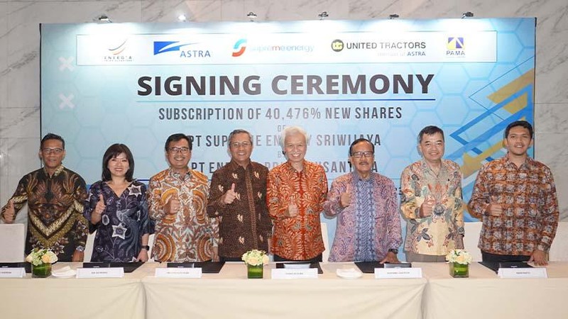 Penandatanganan perjanjian pengambilan bagian 40,476 persen saham baru yang diterbitkan PT Supreme Energy Sriwijaya oleh PT Energia Prima Nusantara (EPN). Foto Istimewa.