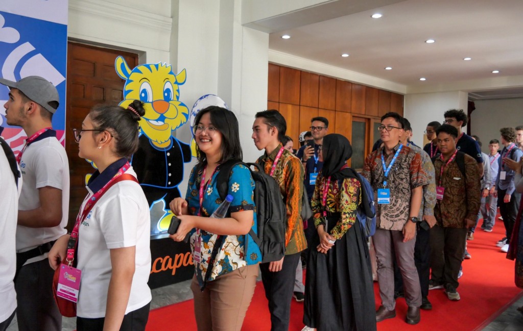 Sebanyak 177 siswa tingkat Sekolah Menengah Atas dari 46 negara berkompetisi pada ajang bergengsi, International Geography Olympiad (iGeo) 2023. (Foto: Dok. Kemendikbudristek)